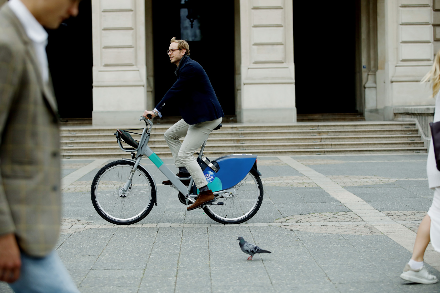 Andrés Gevert auf einem Fahrrad
